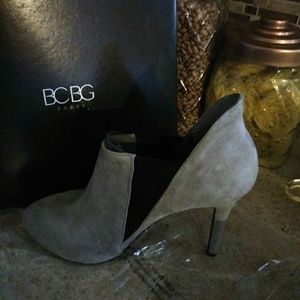BCBG PL BAM BOOTIES SIZE 11